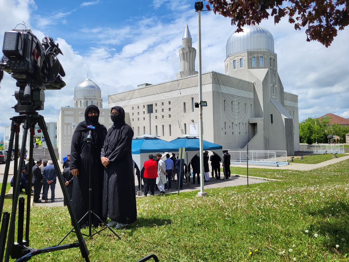 ahmadiyyacanada's tweet photo. Imam Naseem Mahdi was a Canadian Muslim pioneer who shaped and influenced the lives of thousands of Canadians. He helped to establish several Muslim communities and mosques across Canada.  
The Baitul Islam Mosque and Peace Village are some of the landmark examples of his legacy. https://t.co/e6ZPhz2YYW