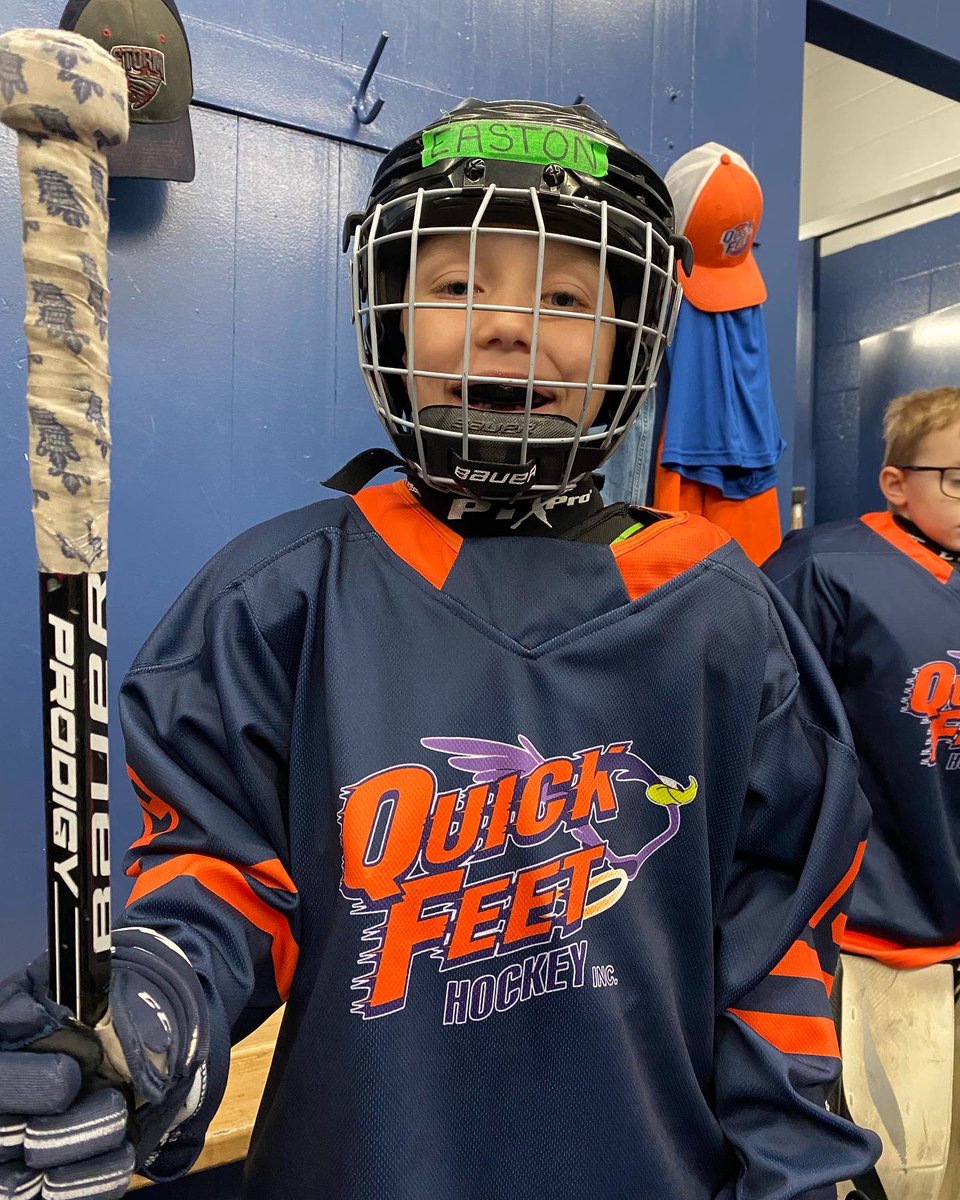 Michell89253923's tweet photo. Shout out to @Shawridgefarm for sponsoring this fella!! He’s pretty proud to be able to do this!!! #helpingdreamscometrue #springhockey https://t.co/HYw2oNILOQ