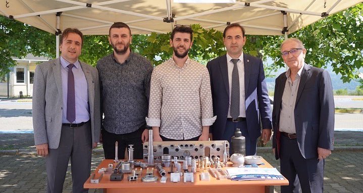 TeknolojiSubu's tweet photo. Fuat Sezgin Salonunda Eczacıbaşı, ASAŞ, Rektörlük Konferans Salonunda Remley firmasının konuşmalarıyla başlayan seminer,Migros,RES, GLK Proje Yönetimi,Tekyaz,Robo Otomasyon,DOMİOSB firmalarının sunumları ile devam etti ve Prof. Dr. Zekai Şen’ın konuşmasıyla son buldu. https://t.co/GsYiT2v7lA
