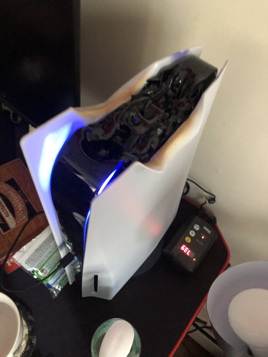 sacredcmj's tweet photo. Accidentally melted friends ps5 please help https://t.co/efoMFs9I9a