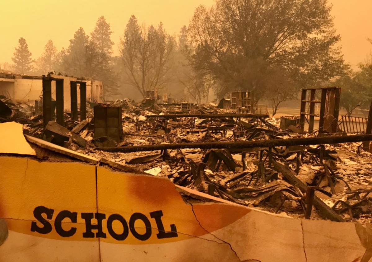 CAREForHousing's tweet photo. California schools need $10 billion for repairs, modernization, and new schools. 

Our students deserve schools that meet basic safety standards now more than ever. Learn more⬇ https://t.co/XTcb2Qdh4e https://t.co/Z0yc62s5tp
