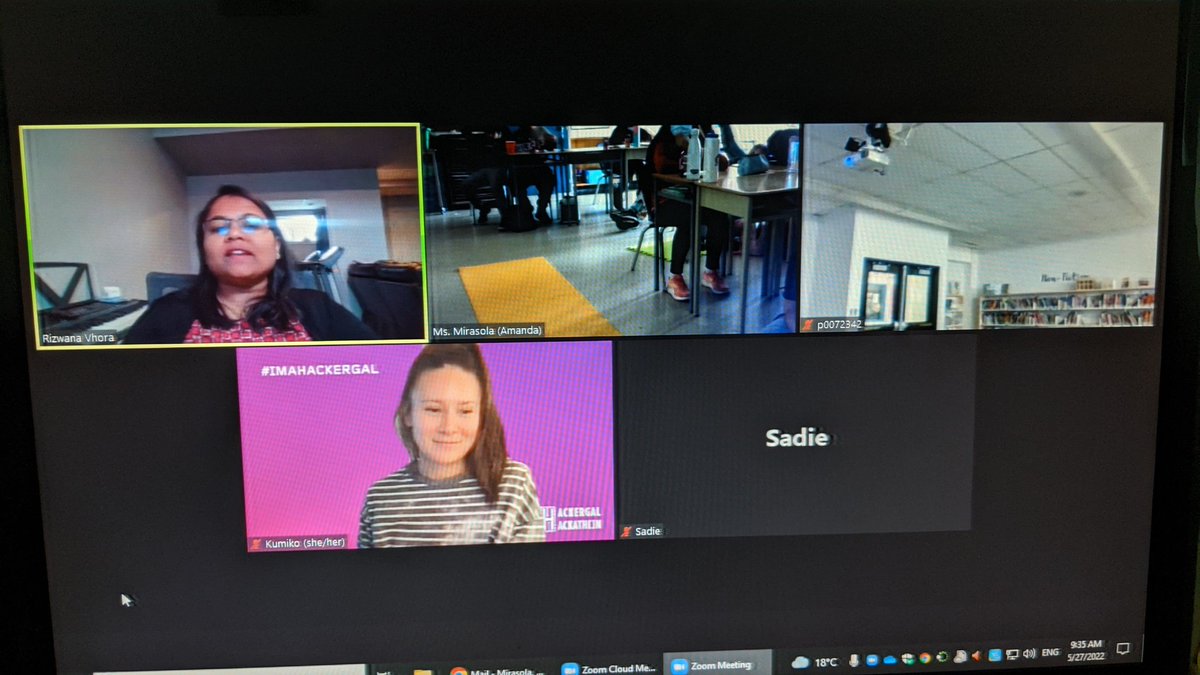 LibraryKao's tweet image. A great Friday here at @EarnscliffeSPS .  Our morning started off with a woman in tech presentation as part of @thehackergals hackathon.   This afternoon a student showcased their scratch game which is featured in the @Raspberry_Pi @coolestprojects gallery  @PDSB_Libraries