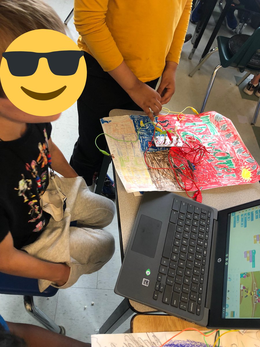 msclark_56's tweet photo. We finished our #interactiveposters using @makeymakey and presented them to another grade 3 class. Had some tech difficulties but used it as an opportunity to show other Ss how to record, #code and connect everything. Thanks for coming @ErinNewburnEDU #scratch #makeymakey #STEM https://t.co/yJofaMK1Tv