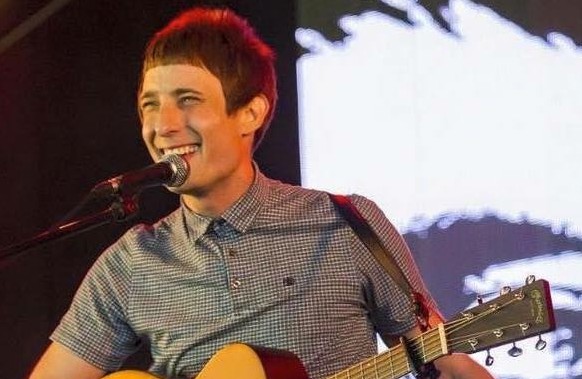 Anyone every notice that <a href="/buff_egan/">Buff Egan</a> and <a href="/GerryCinnamon/">GERRY CINNAMON</a>  never appear together? Coincidence? I don't think so... #Gaacatfish