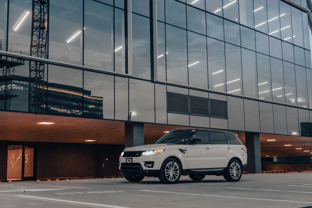 Prestige_CO's tweet image. Lets's take a trip back to 2016 in this beautiful #FujiWhite #RangeRoverSport. A Supercharged 5.0L V8 and an odometer reading 9000 miles below the market average ensure a delightful journey.

Stock: 220457A
☎️: 720-410-8821

#LandRover