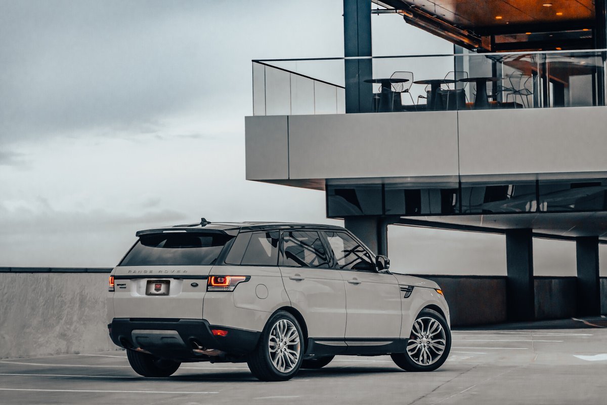 Prestige_CO's tweet image. Lets's take a trip back to 2016 in this beautiful #FujiWhite #RangeRoverSport. A Supercharged 5.0L V8 and an odometer reading 9000 miles below the market average ensure a delightful journey.

Stock: 220457A
☎️: 720-410-8821

#LandRover