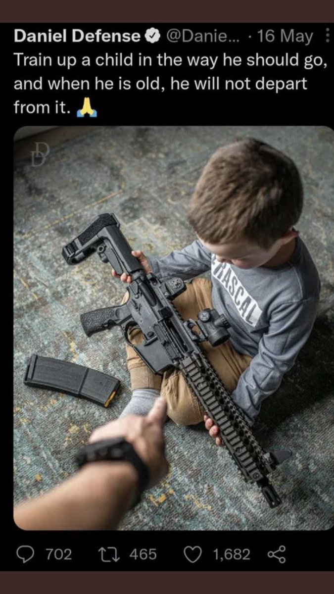 KimWats45516655's tweet photo. This is one of the problems right here. This is ridiculous. I know some yt ppl train their kids young to use a guns, rifles. Then some grow up and kill innocent kids/ppl! WTAF!!
#ProtectOurChildren
#UniversalBackgroundCheck
#VoteBlue2022 https://t.co/wuu3EWps5B