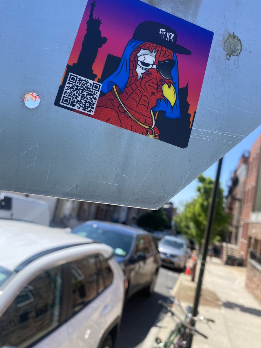 SazzyNotAgain's tweet photo. #photobomb #nyc #stickers #stickerfarmer @stickerfarmer61 @FUC_nft #NFTNYC #StickerBomb https://t.co/vVNhTEezxH