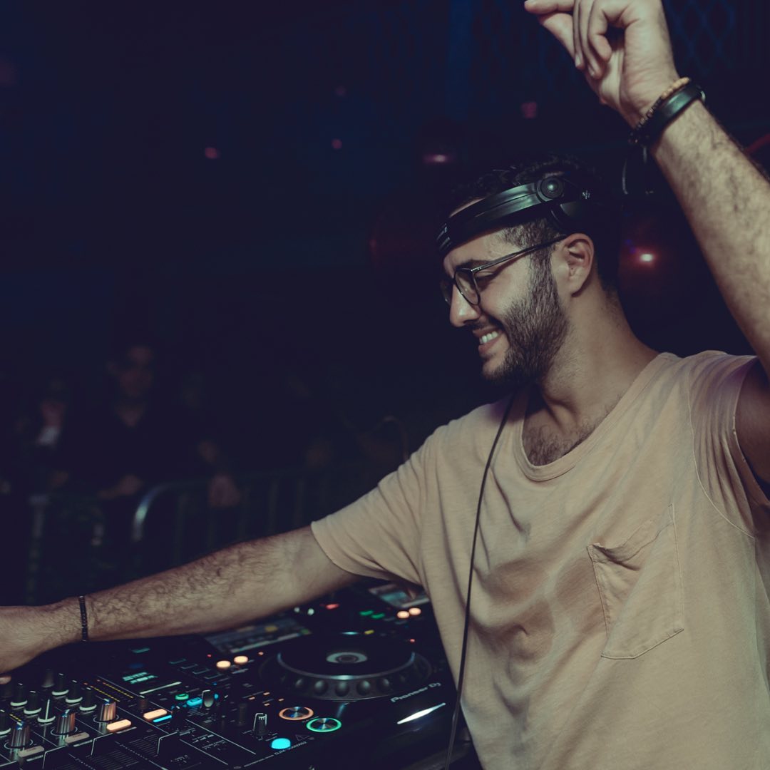 DATABOYapp's tweet photo. KHEN
2 de Julio - Palacio Alsina

#databoy #khen https://t.co/hiOI5oepRU