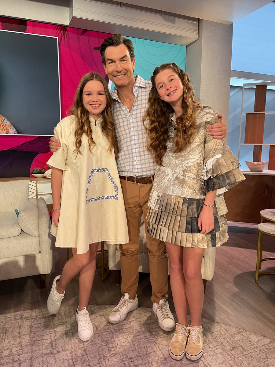 We can’t thank @EnergyKovid enough for letting us highlight him, and making @MrJerryOC’s daughters dresses 🙏💜