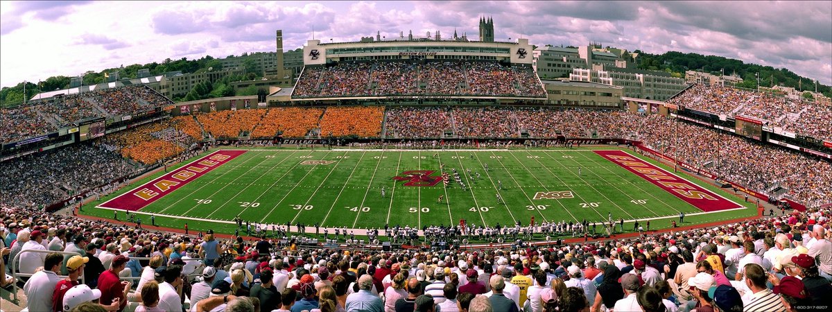 jclarke1_'s tweet photo. Blessed to receive a offer from Boston College 🦅  @Aazaar23 @BCFootball @CoachJeffHafley @TemLuke_Abu @CoachP_eterson #WeAreBC #SparkTheFlint #BeUnrivaled 🔥 https://t.co/Sq6qLnvBeC