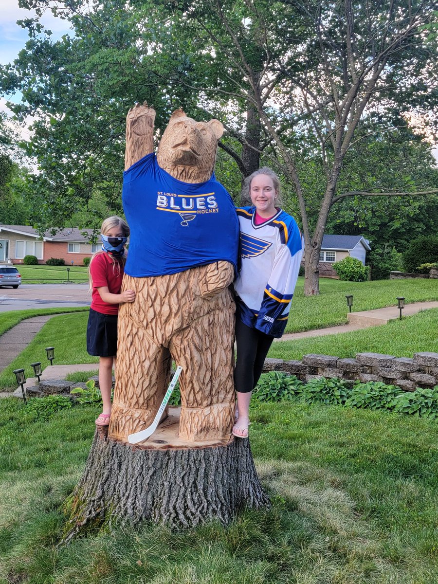 Jimmy the Bear and our girls are ready for the game tonight! <a href="/StLouisBlues/">St. Louis Blues</a> Let's Go Blues! #Blues