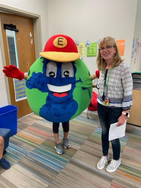 Had some more fun today with Tripp while recognizing our Positivity Project award winners for being great role models (students &amp; teachers)! So proud of the ways they live by example by embodying great character traits. We appreciate you! <a href="/WhiteOakElem/">White Oak Elementary</a> <a href="/PosProject/">The Positivity Project</a> <a href="/WCPSS/">Wake County Public School System</a>