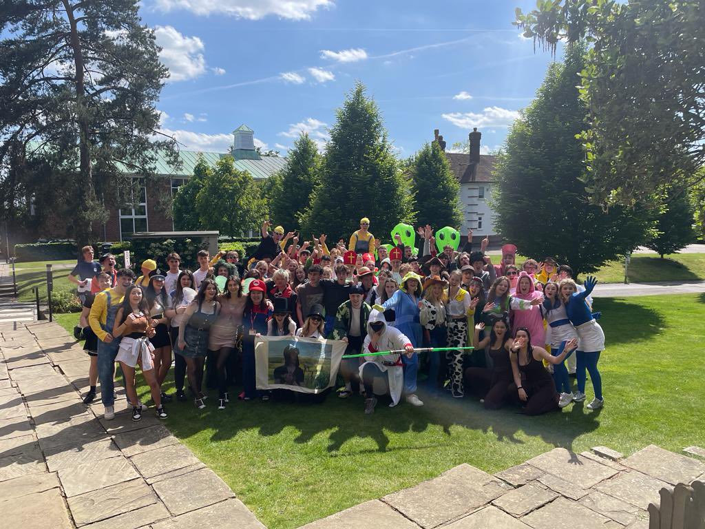 SVS_Headmaster's tweet photo. The @SVS_News Upper Sixth had a super Celebration Day today. We wish them all the best for the weeks ahead and look forward to having them all together again for their Leavers’ Service and Ball soon. https://t.co/BQ0bwPF03U