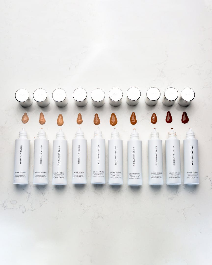 stefhamp's tweet photo. Complexion perfection. This lightweight tinted moisturizer defends against environmental aggressors, repairs skin’s moisture barrier + protects from UV rays as it visibly even tone + perfects. https://t.co/MLF4qLZltF