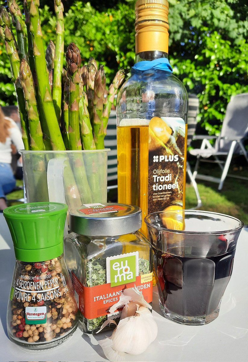 BouwmanJ's tweet photo. Heerlijk bbq-en op de camping. #melderslo #campingleef! https://t.co/ELnqqqYZzm