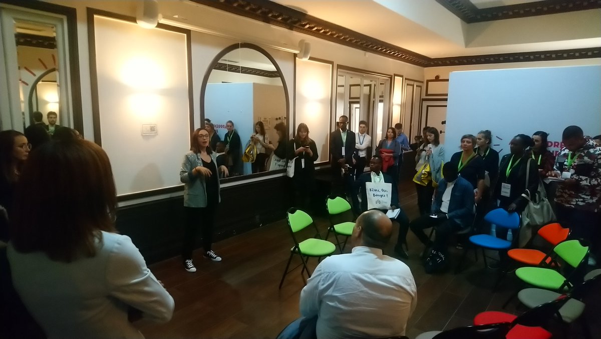 kevinossah's tweet photo. J'ai eu l'occasion de visiter et de travailler dans plusieurs #tierslieux et espaces démocratiques comme @RucheParis, @halles_civiques, @lab110bis du @education_gouv, Fabrique de la Solidarité @Paris, Lab @SuperpublicSF @La27eregion, @GrandsVoisins. Soutenez SVP! 🙏 #OGreenHub 🙏 https://t.co/Ulpk8ToAMS