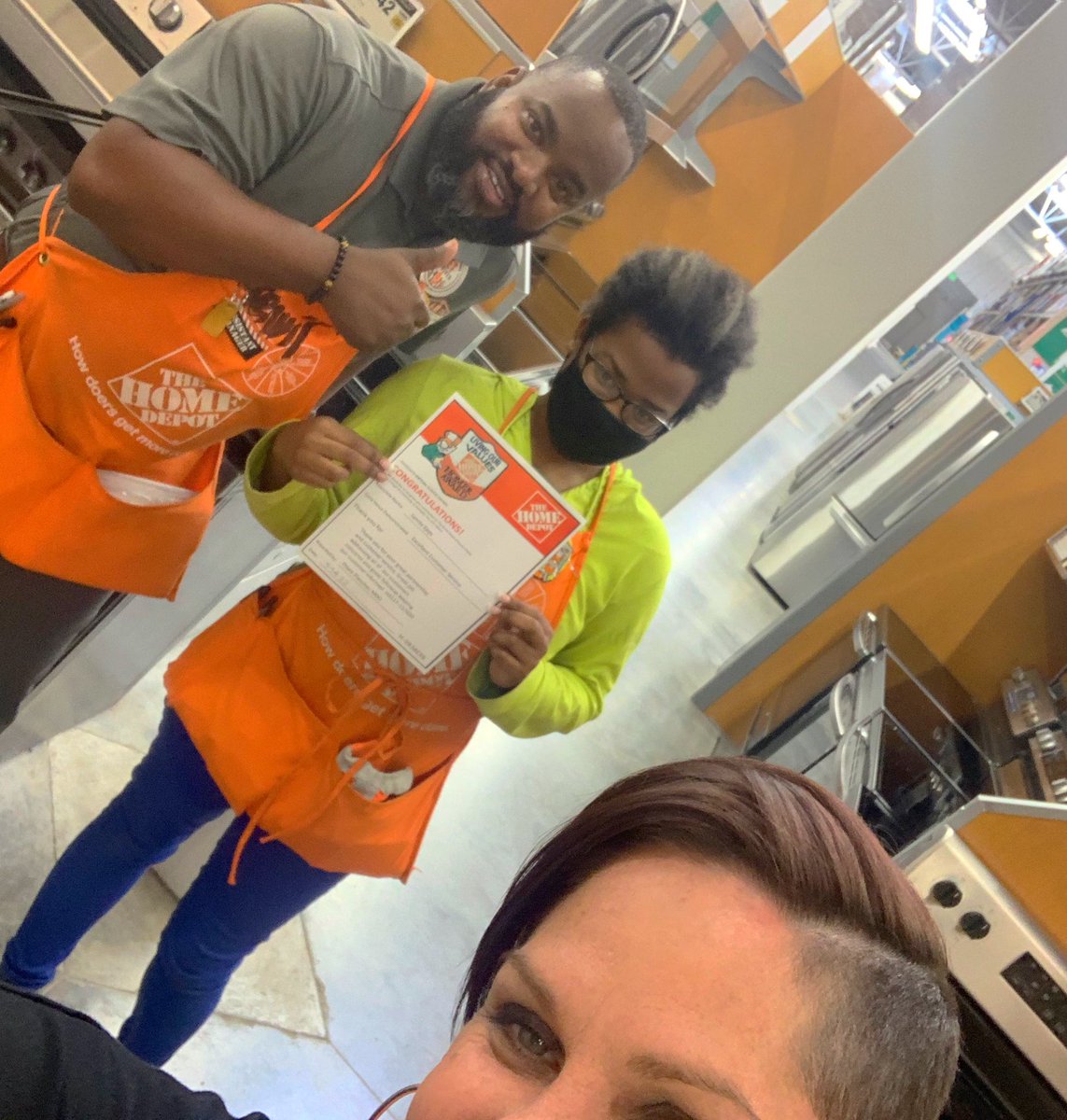 StayCeeBee™️ (@stayceebeethd) on Twitter photo Our very own #hd274 service desk associate Jamila getting a Homer Award from the WPB MDO <a href="/5868Mdo/">WPB MDO 5868</a> for providing EXCELLENT CUSTOMER SERVICE and going above and beyond !!! #teamworkmakesthedreamwork BOOM 💥 Our very own #hd274 service desk associate Jamila getting a Homer Award from the WPB MDO <a href="/5868Mdo/">WPB MDO 5868</a> for providing EXCELLENT CUSTOMER SERVICE and going above and beyond !!! #teamworkmakesthedreamwork BOOM 💥