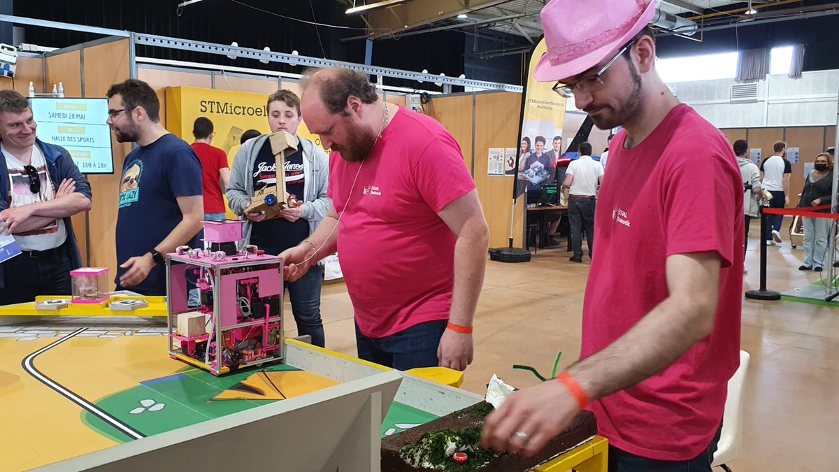 ESIALRobotik's tweet image. Nouveau post (Trous en formation et rehomologation !) publié sur ESIAL Robotik - esialrobotik.fr/2022/05/27/tro…