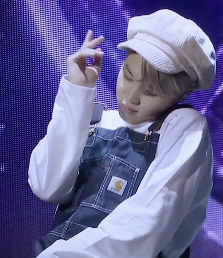 JIMNP95's tweet photo. his cutest fit :( https://t.co/Kzi0txf6RA