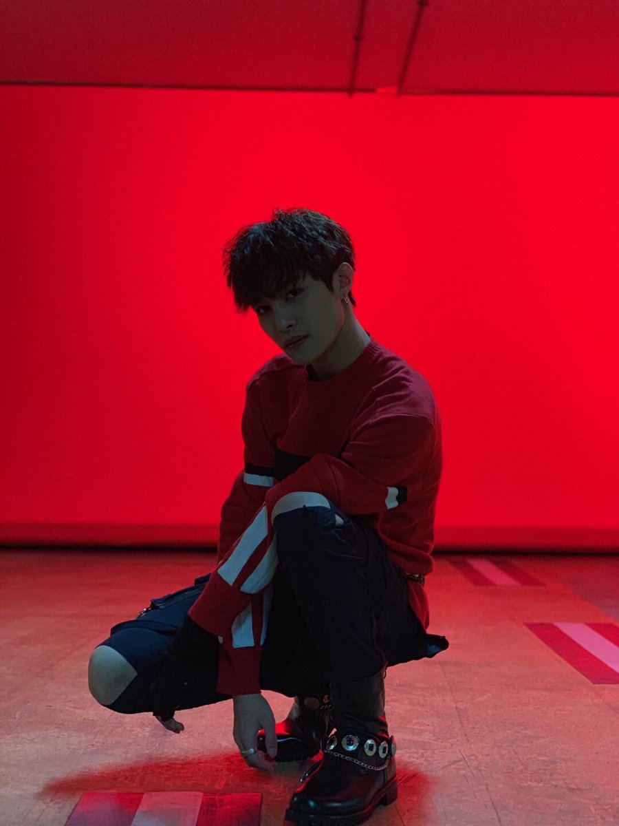 THEWANDRERS's tweet photo. Aquí haciendo acto de presencia el pelos locos en #𝑻ıme_w𝑫ɑrcyﻬᵎ para gritarle mi amor a @twcharm, así es, enculado quedé por su belleza y tremendo vocal en su reciente discografía que por cierto es fenomenal. MUCHA SUERTE REINA.

𝐀mazing — 𝗟U𝗖A ! https://t.co/xgQ9XIWnQj