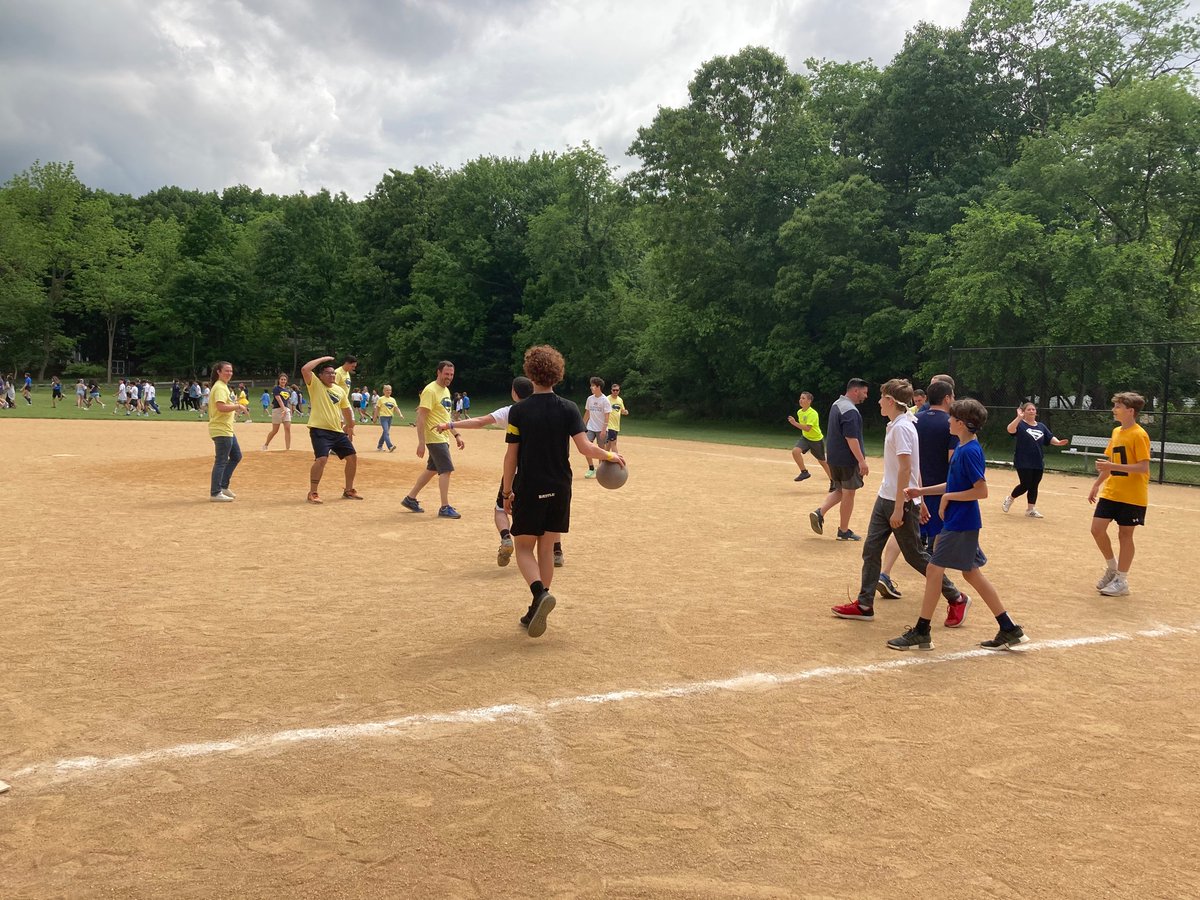 Andddddd the teachers win! 6-2!! Fun had by all! Great sports here at Eric Smith 🙌🏻👏 
<a href="/RSDsmithschool/">Smith Middle School</a>