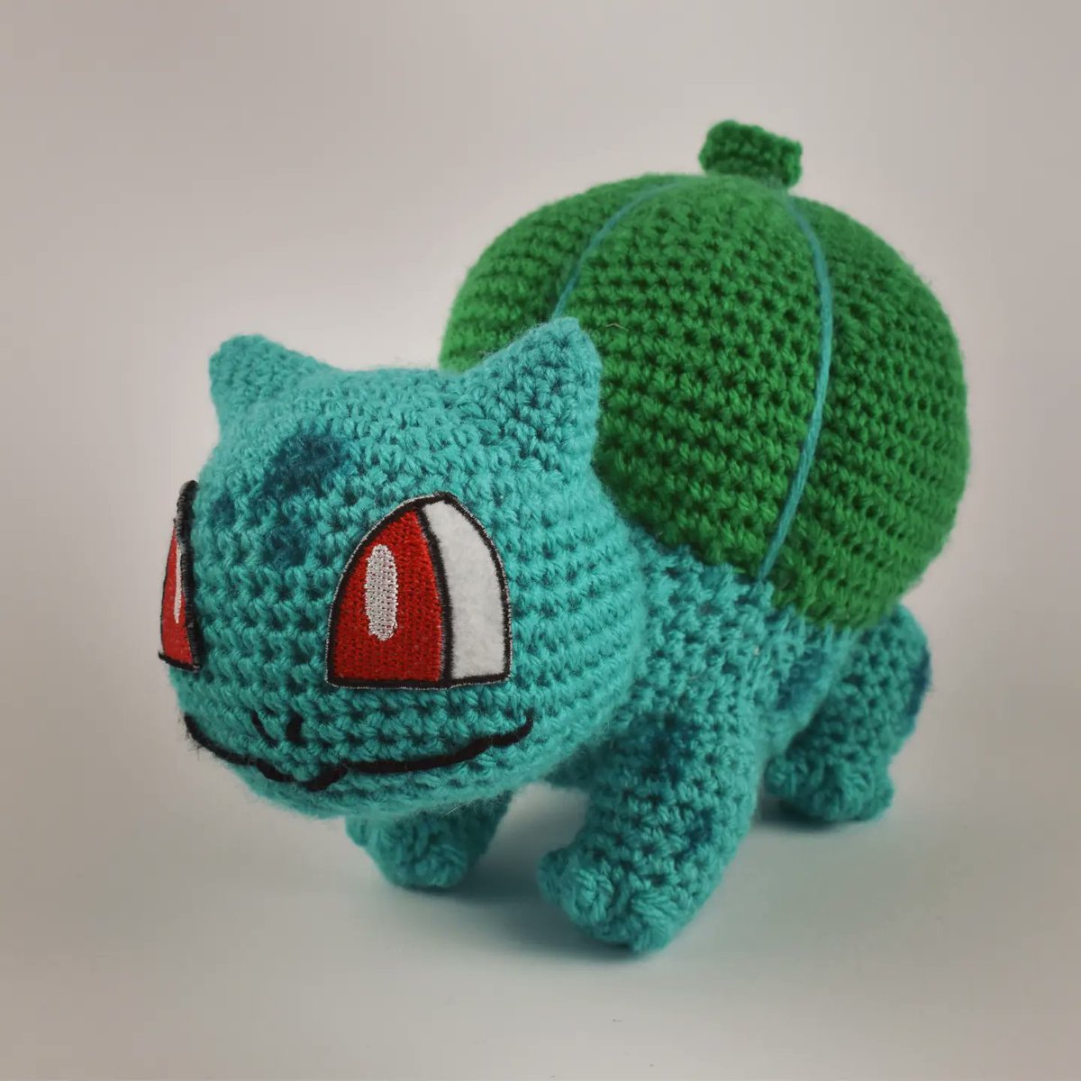Hello guys! You haven't heard from me in a long time because I have a lot to do! 

Crochet is currently rather secondary. But I have again finished a few objects! 

Ordered was a Bulbasaur!

#bulbasaur #bisasam #pokemon #crochet #nerd #nerdstuff #handmade #Commission #onlycrochet