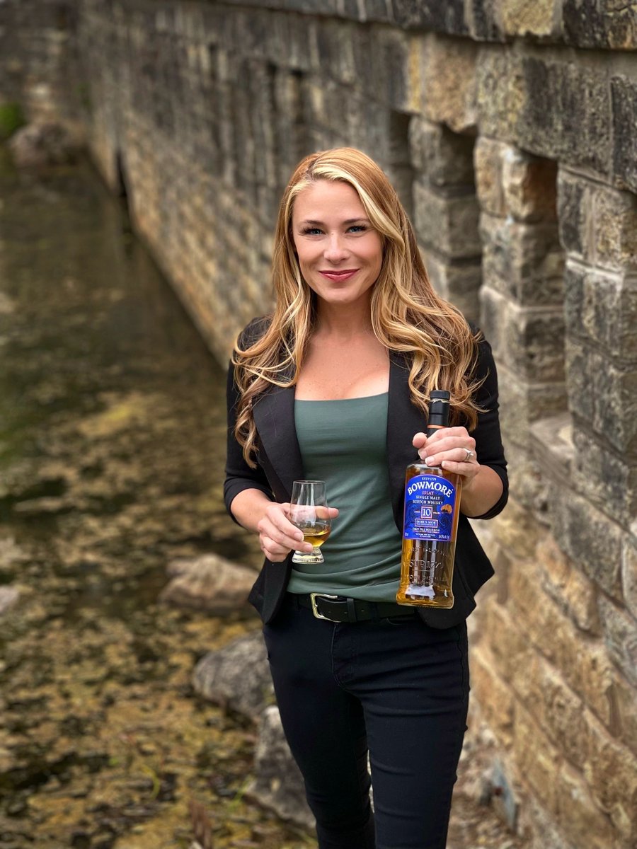 DuchessofIslay's tweet image. Bowmore Dorus Mor 10 Year
Learn all about one of the oldest distilleries in Scotland: The mysterious roots, the touch of royalty, &amp;amp; tasting notes on the delicious Dorus Mor 10 Year.

duchessofislay.com/the-whisky/f/b…

#bowmore #islaywhisky #scotch #bowmoredistillery