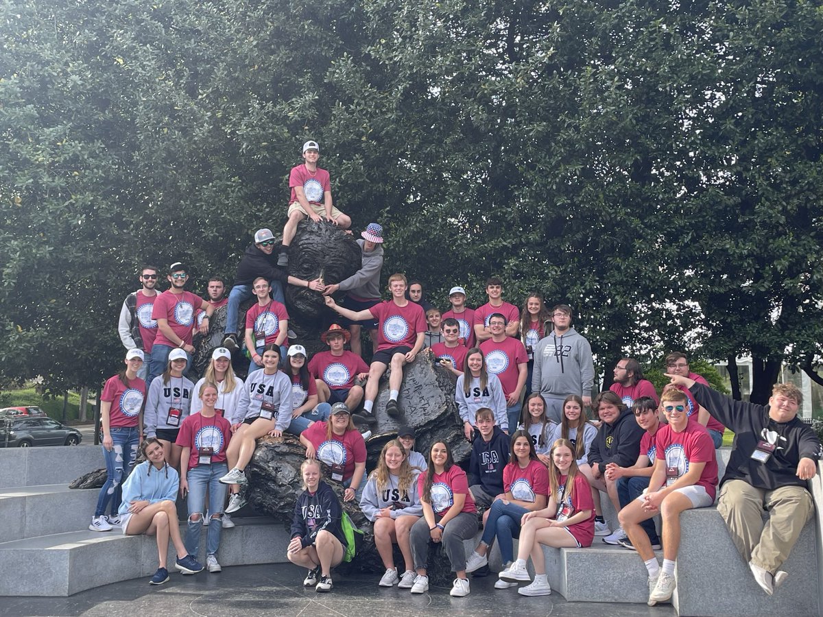 BWhitLHS_ENG's tweet photo. It’s been real 2022!  So proud of each of you.  #TimeToFly https://t.co/AN1TAY2n2c