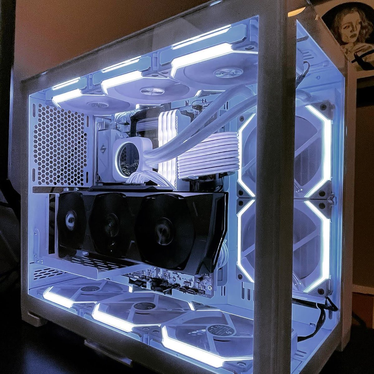 ZOTACRussia's tweet photo. Видеокарта парит в воздухе! 👀

📷 IG: @themightyjj

#ZOTAC #ZOTACGAMING #Tech #PcHardware #PcComponents #PcSetup #RTX30 #PcBuild #GamingPC https://t.co/05rLxhgEB0