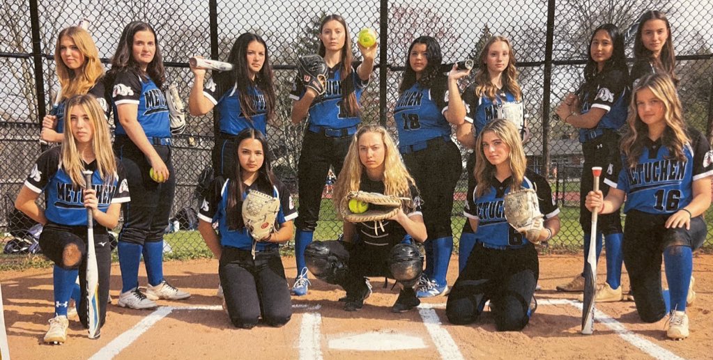 THIS TEAM RIGHT HERE.👏👏

Congratulations @metuchenhs_sb on an excellent season.🥎 Battling all the way to the end! #MetuchenSoftball #DAWGS 

SO PROUD OF U ALL!💙
@AbbyKozo2023 @briannad2023 @miaszap2023 @KFlaherty2023 @lflaherty2024 @marymcgrath2024 @HMindler2025 @evaszap2025