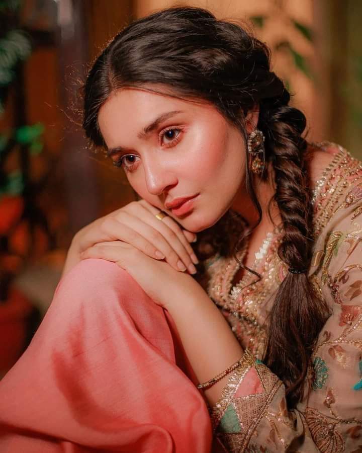 Pak_Purifier's tweet photo. اپنے اندھیرے چوم کے طاقوں میں رکھ لیے
ہم سے کسی چراغ کی منت نہیں ہوئی ... https://t.co/6DIjRWb8h7