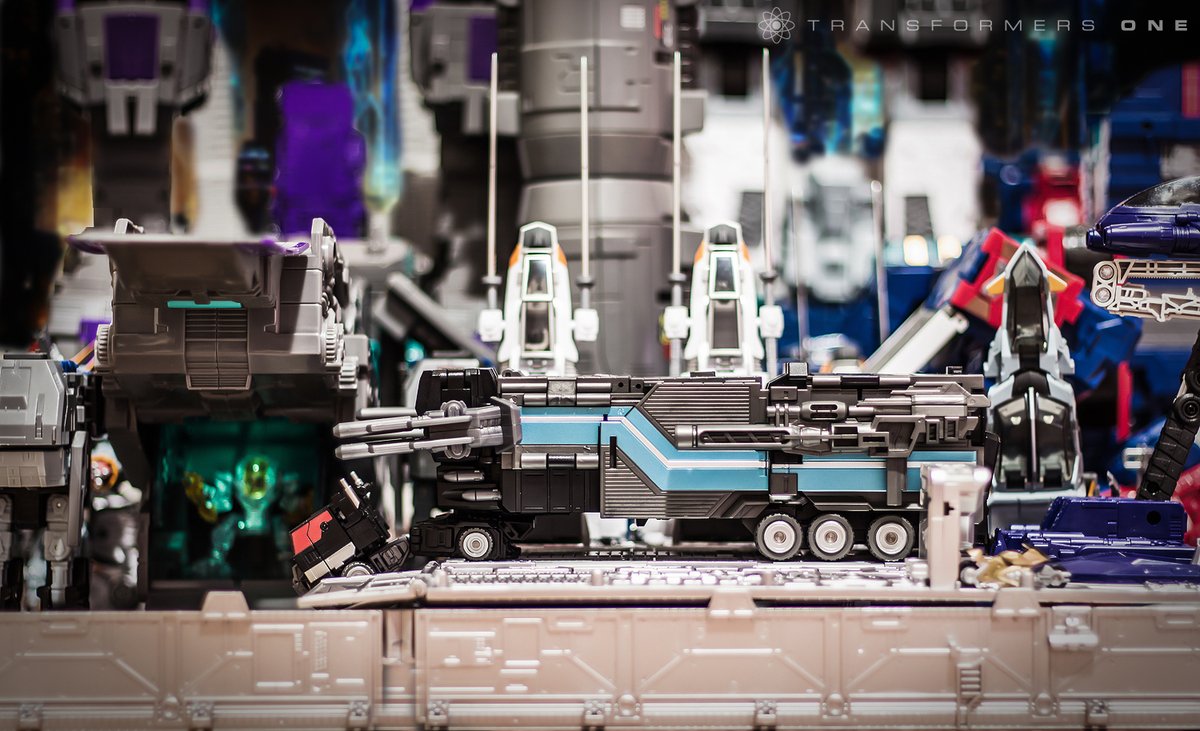 Two absolutely spectacular unofficial toys that fit the Black Convoy / Nemesis Prime / Scourge theme.