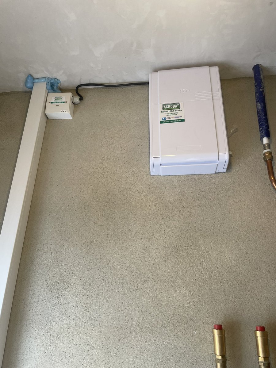 Acrobatirl's tweet photo. Installing a new alarm system in Drogheda Co.Louth . Need a quote get in touch for quote https://t.co/Fq0Jo6DU7X