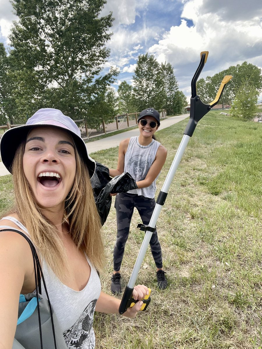 JessLeicht's tweet photo. Find you a friend who will help you clean up your neighborhood! @kabtweet @DanielleKKTV #DoBeautifulThings #HowIKeepAmericaBeautiful #KeepAmericaBeautiful #GreatAmericanCleanup https://t.co/WYOXddy0ZK