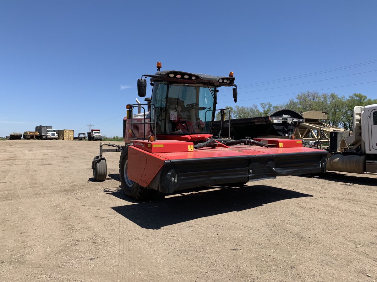 SamMillar_Ag's tweet photo. Fun thing about my job is our broad product offering. Back to back delivery days for two very different products. #Massey #CAT #Butler https://t.co/nqBKwyMctM