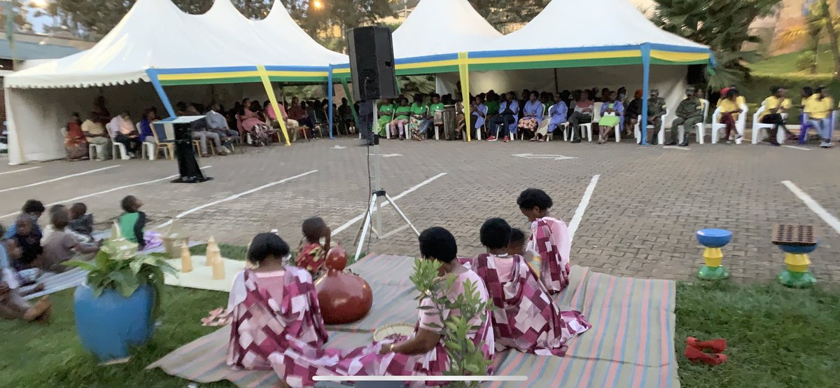 MuhimaRwanda's tweet photo. Uyu munsi mu @MuhimaRwanda habaye igitaramo cyo Kuvuga amacumu no gutereka intango y’Abahizi ku ntore zishoje urugerero rw’ #Inkomezabigwi9 @Unity_MemoryRw @RwandaLocalGov @CityofKigali @Nyarugenge @EmmyNGABONZIZA1 @nshutiesp https://t.co/ENA4J5PlLu