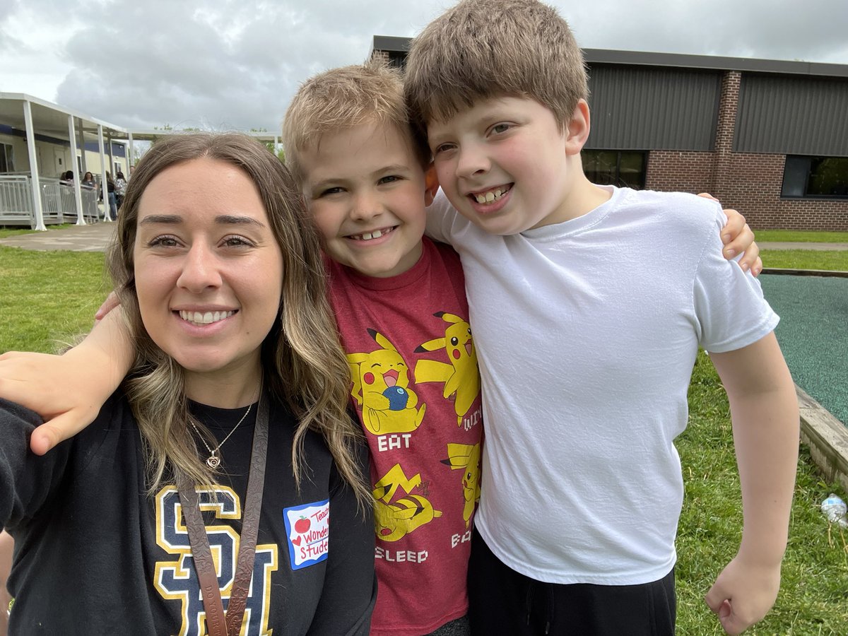 MissWillsSH's tweet photo. The best day EVER!!! Such an amazing Leadership Day at @maplemere 💙💛 Thanks to @mmlighthouse for putting together an unforgettable open and closing ceremony and all the hard work you put into making this day “WONDERFUL” #happyleadershipday
#MaplemereWhatAWonderfulSchool https://t.co/xGNOxm1SM0