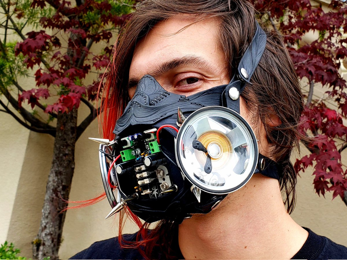 BamsOddCrafts's tweet photo. Recently made a friend a speaker mask to play the vocals for their @RobotMetalBand, Electromancy! Theyxve got some awesome music they've and some awesome bots they built to make it happen!
#leather #electronics #multimedia #handmade #leatherwork #handtooled #metal #music #maker https://t.co/USqf5oplMK