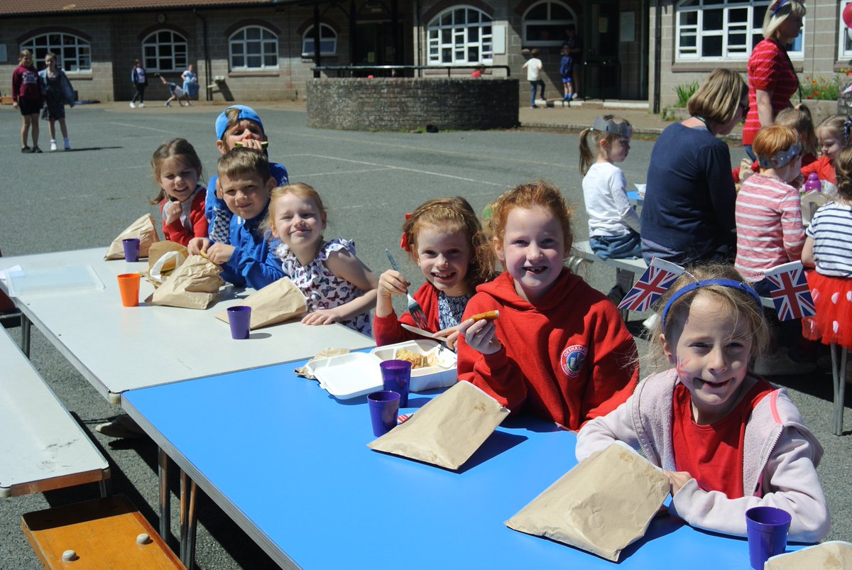 Lots of smiles on the playground today during our Queen's Platinum Jubilee celebration! We would like to wish all our wonderful children and parents a happy half term. #okehamptonprimaryschool