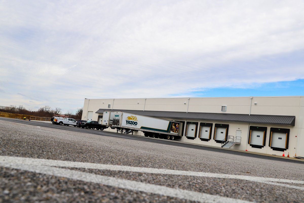 YazooMills's tweet photo. Our Hanover expansion project is now complete! This 60,000 SF addition of manufacturing and warehouse space supports the growing demand for #papertubes and #papercores. We now operate two state-of-the-art facilities totaling 300,000 SF. Stay tuned for more project photos! https://t.co/LpMBQ0Ca9z