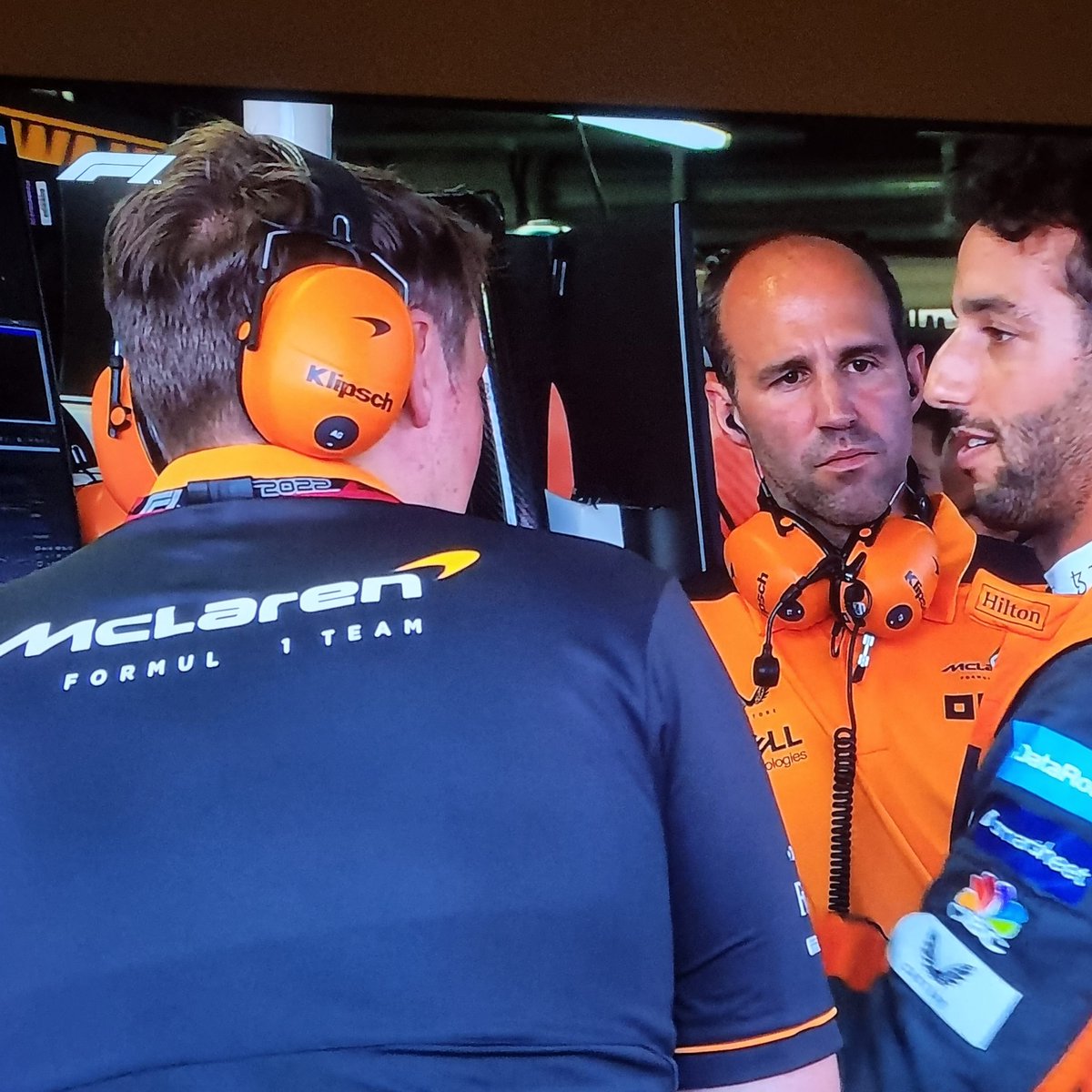 Looks like it’s not just the merch that has issues… 😳😂#F1 #McLaren #MonacoGP #DR3 