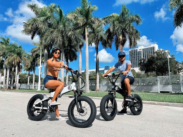 simplymacstore's tweet photo. Cruising into the summer like... 🚲🛴

Save on House Of Lithium Electric Motor Sports e-bikes and Apollo Scooters e-scooters + get 20% off kimoa apparel. 
 
Shop The Memorial Day Sale now through Tuesday ➡️ https://t.co/0JReGpBaow https://t.co/F7aQk2guA1