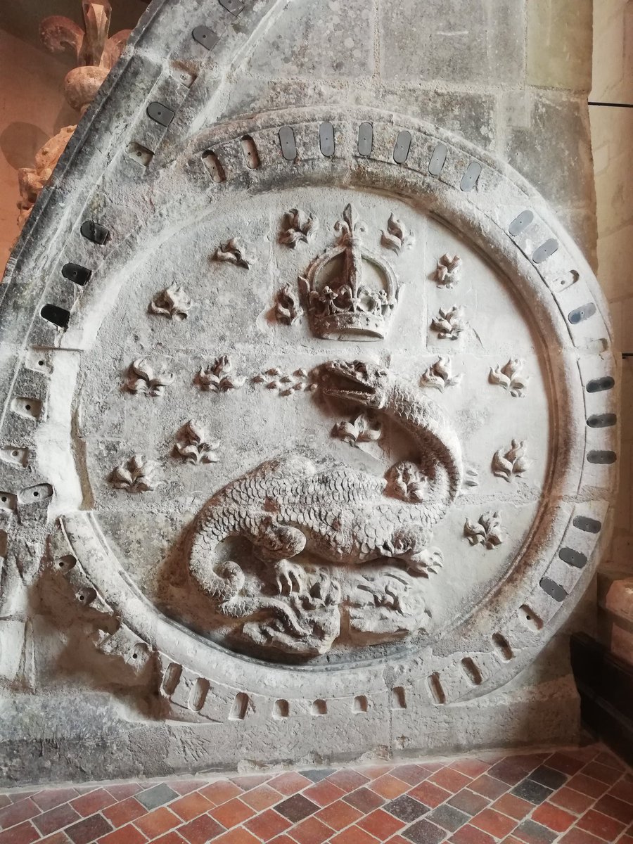 cathfardeau's tweet photo. Emblème
La salamandre et
Les initiales F
François 1er
#voute
#chambord👑👑🌹🌹
📸Perso
(@AnaisCadiot https://t.co/woEK5kNGAP