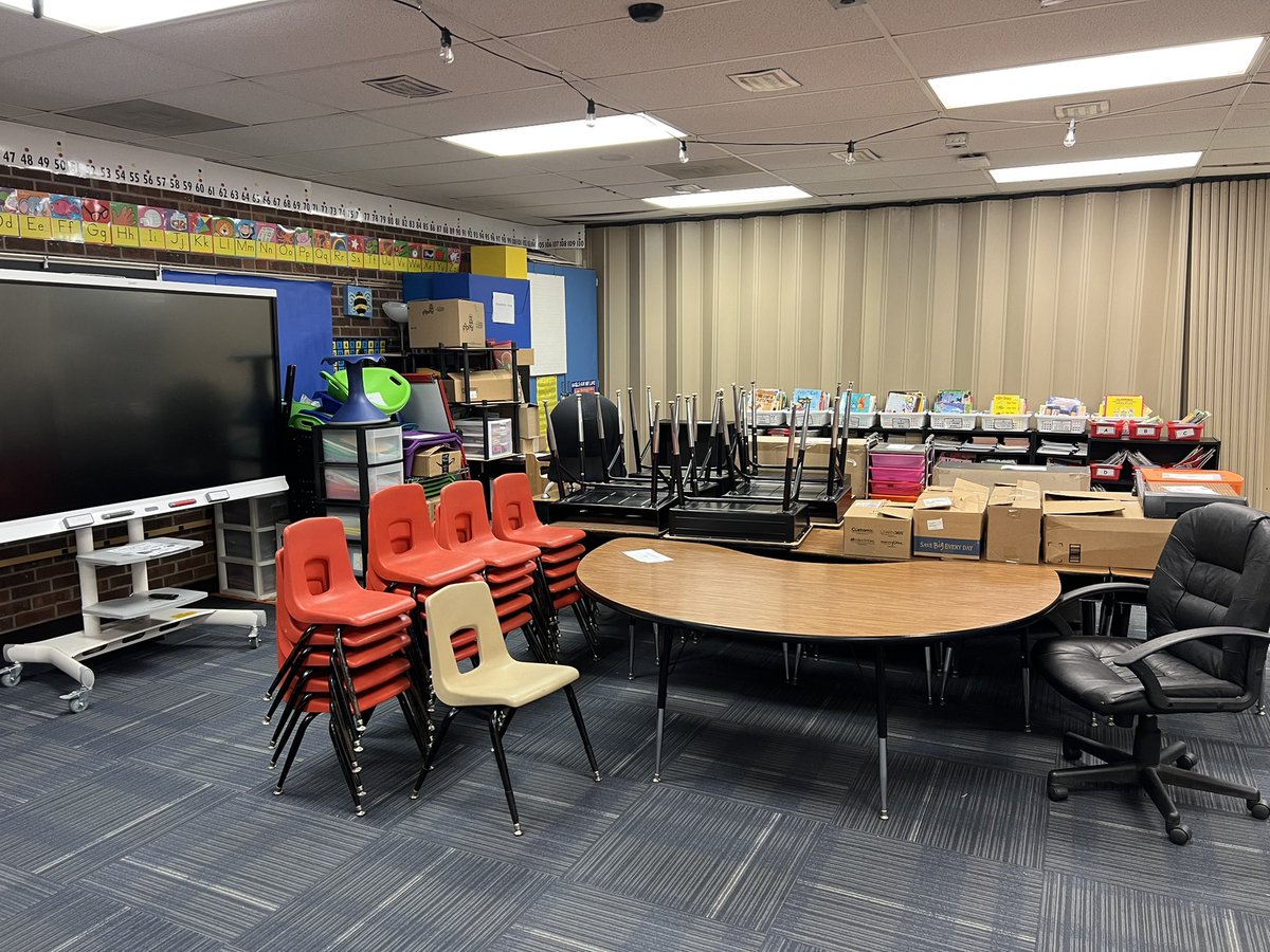 …and that’s a wrap on another year of first grade! I’ve never had a more tearful bunch at the end of the last day. We must have done something right to make it so hard to say goodbye! ❤️