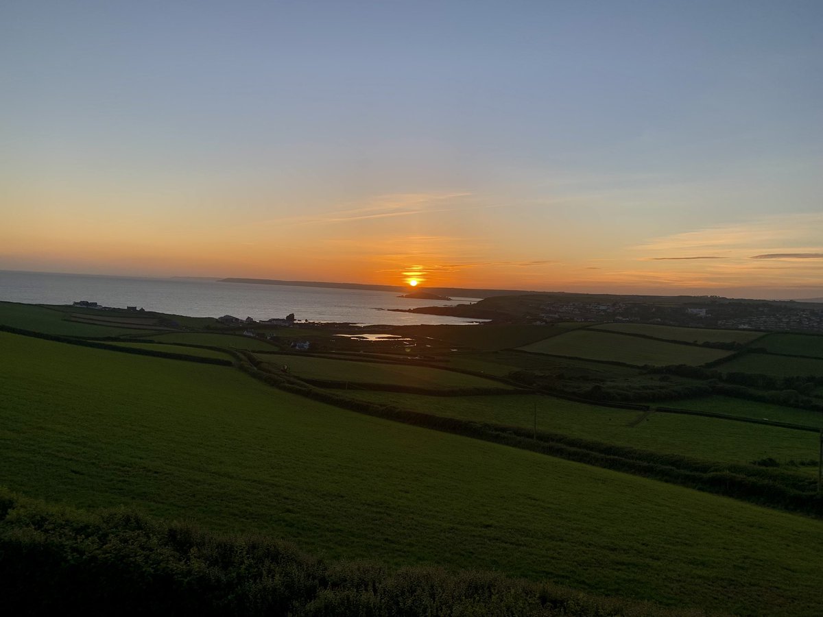 Gorgeous end to a crazy week at work , 5 sales agreed , 4 over £1.5m , paperwork all done and now time to enjoy half term with family , job done <a href="/struttandparker/">Strutt & Parker</a> @struttsexeter
