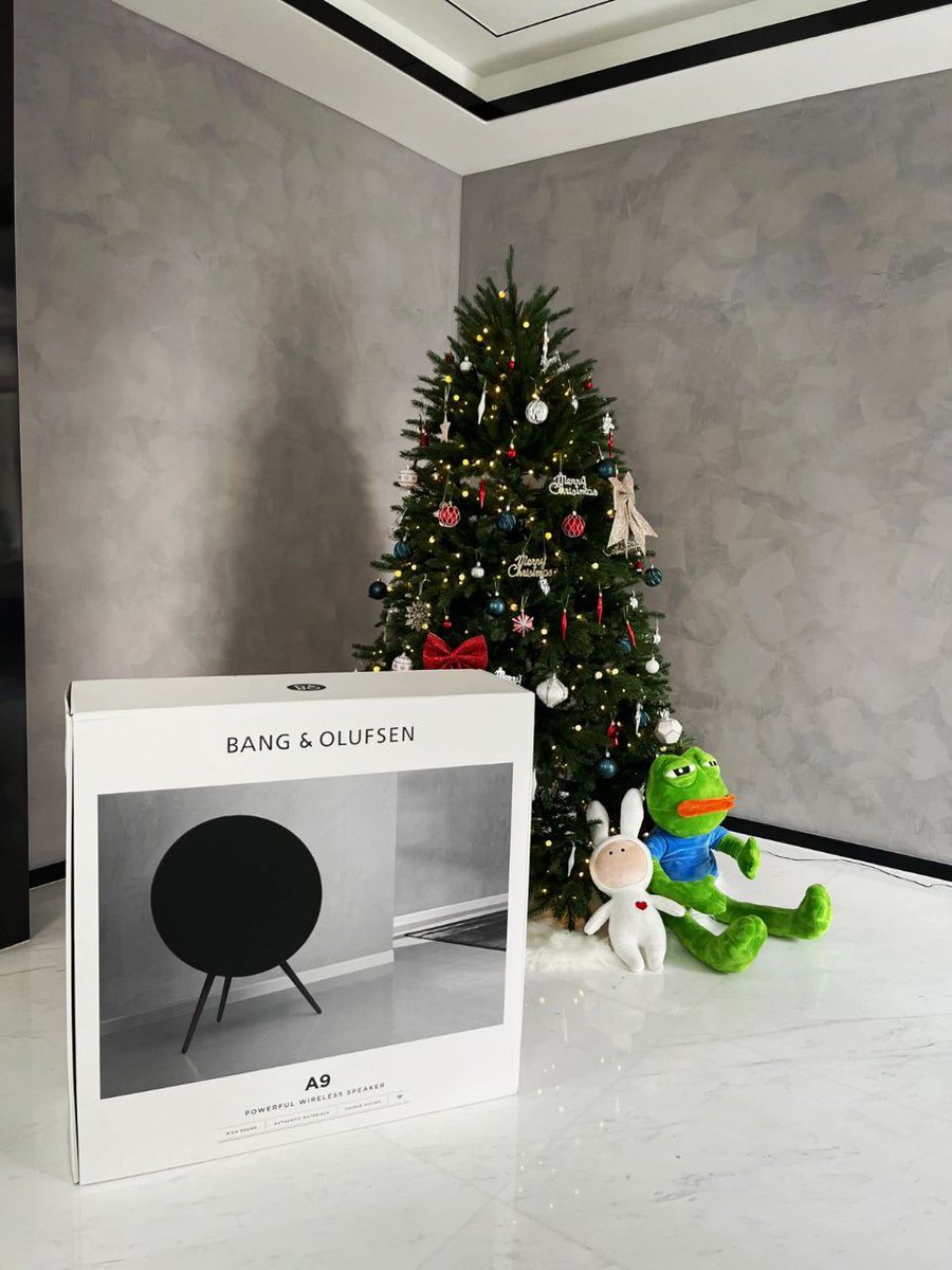 Luna8663's tweet photo. My new speaker😍 https://t.co/C5uqeZ6Wxx