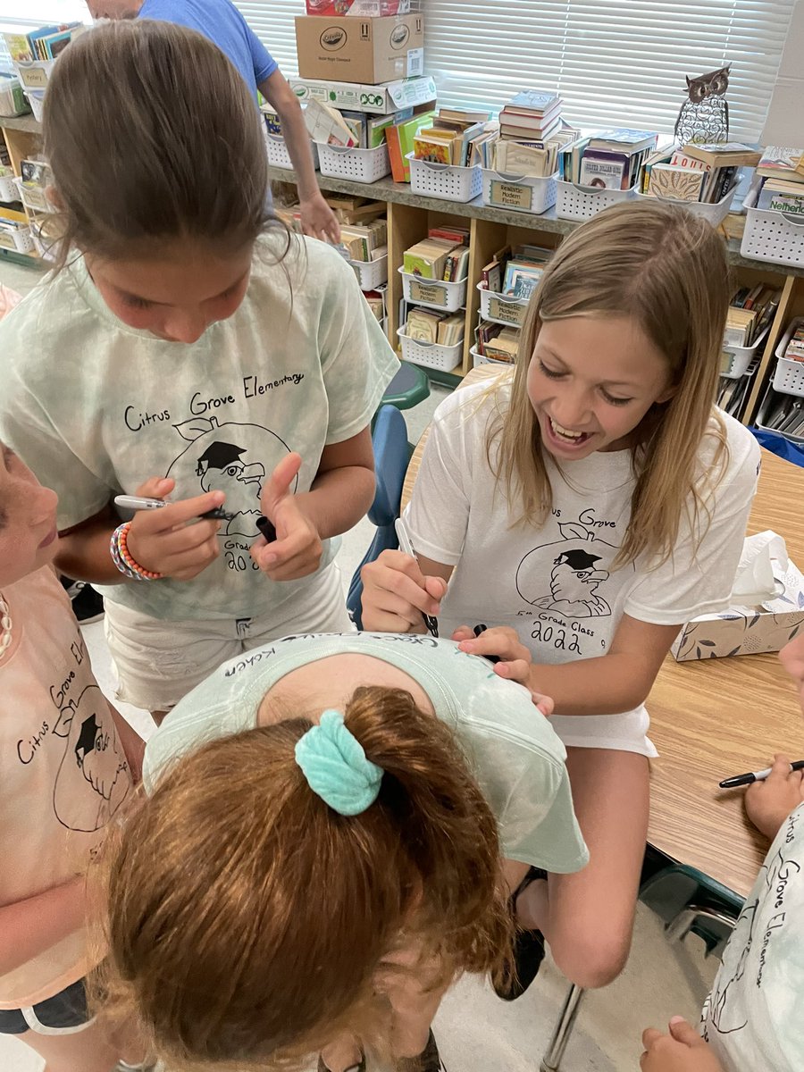 5th grade shirt signing day! Love the shirt design from Juliana!!! <a href="/Mrs_Perrino/">Nicole Perrino</a> <a href="/CitrusGrove_VCS/">Citrus Grove Elementary, Deland FL</a> <a href="/volusiaschools/">Volusia County Schools</a>