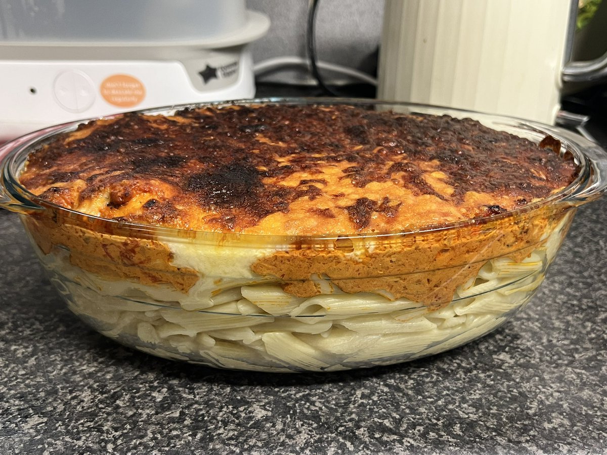 2001joe_mendy's tweet image. This week I sent myself into that kitchen to make this Chicken Pasta Bake!!!! #FridayCooking #PastaBake