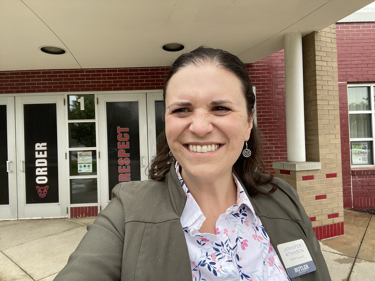 JenZ_Atkinson's tweet photo. Great visit with my former principal @tkoomler at @PleasantRunElem today! #EPPSP https://t.co/hrpum6q9CQ